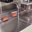 Automatic Horizontal Flow Wrapper with Inverted Film Feeder