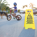 Cartel multilingüe plegable de seguridad de piso de dos caras - Niños jugando
