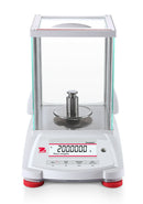 Balanza analítica Ohaus PX523/E, 520 g x 0,001 g, calibración externa con protector contra corrientes de aire