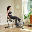 Bicicleta reclinada inteligente magnética Sunny Health &amp; Fitness Essentials Series con aplicación exclusiva SunnyFit y conectividad Bluetooth mejorada - SF-RB422003